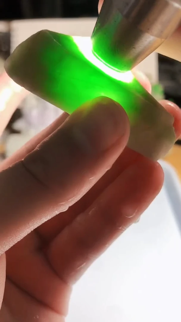翡翠未镶嵌颈饰天然A货翡翠