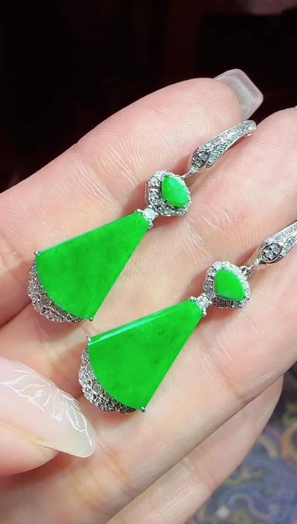 【闪购商品】翡翠耳饰18K金镶嵌无事牌