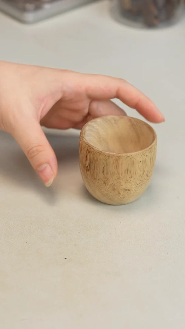 沉香沉香碎屑柬埔寨茶杯