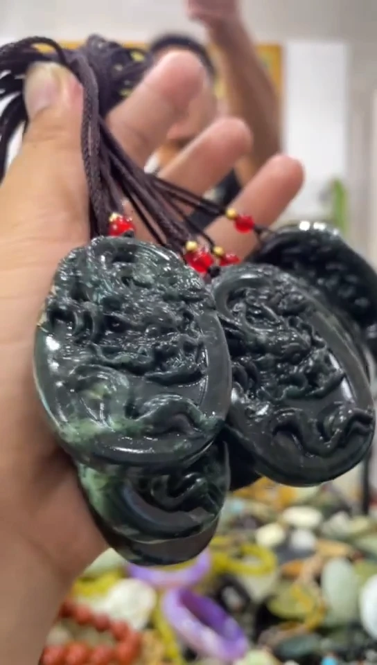 未镶嵌岫玉吊坠多样性发货发其中一件