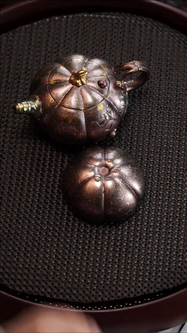 茶壶紫砂4-86YLX扁南瓜雀头青羽翎烧220c