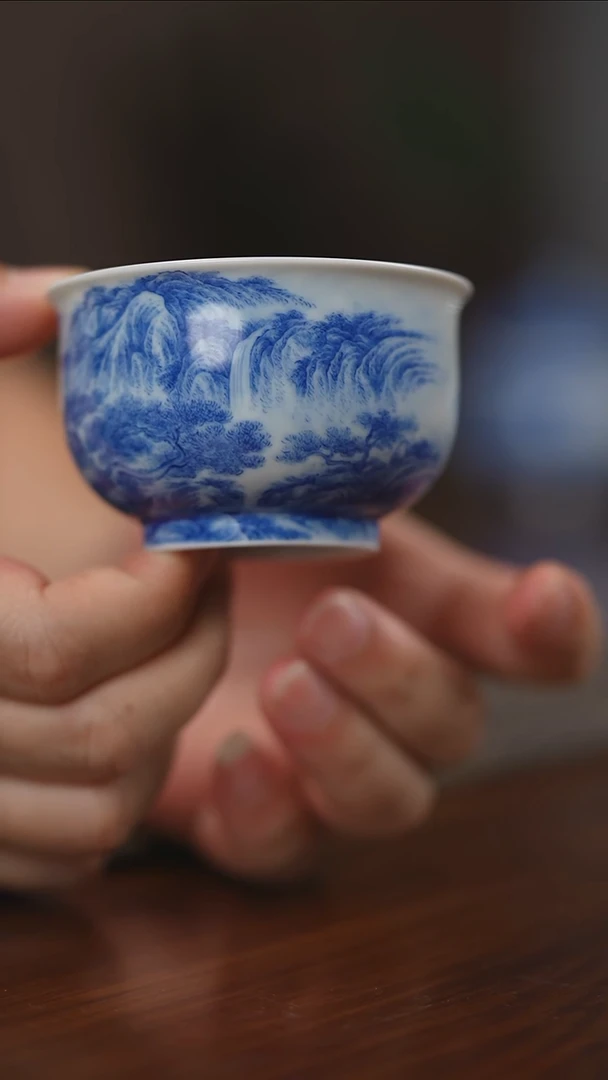 最美山水皇后程燕飞老师如事杯带内绘