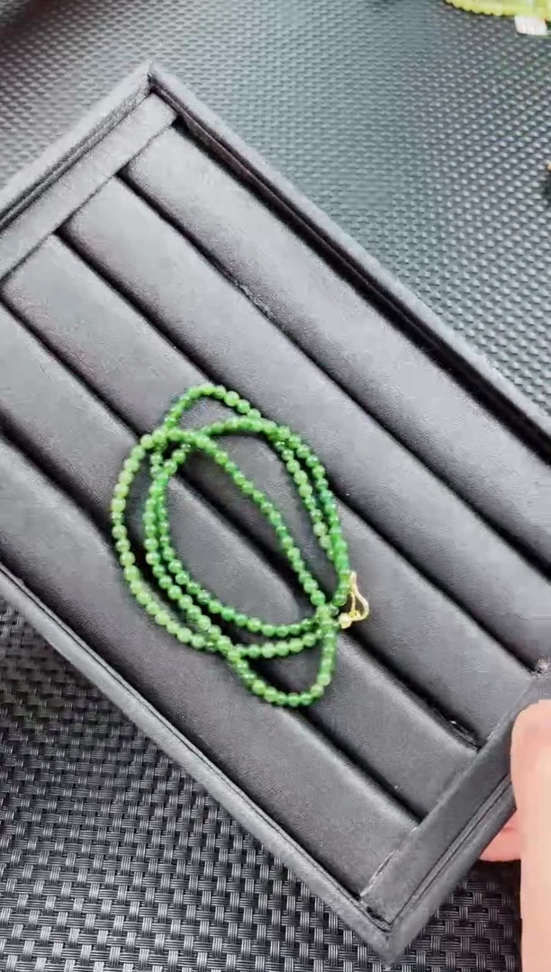 颈饰未镶嵌和田玉（碧玉）菠菜小米珠卡4