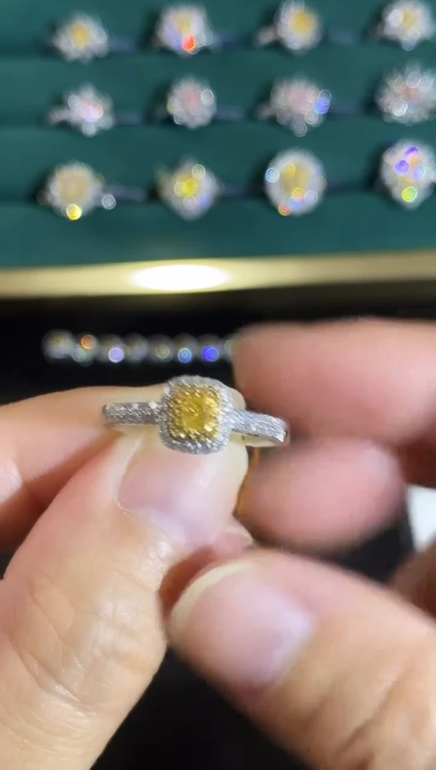 18K金镶嵌戒指钻石001