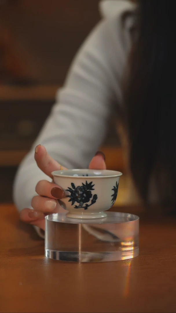 二号釉花卉卢士杯