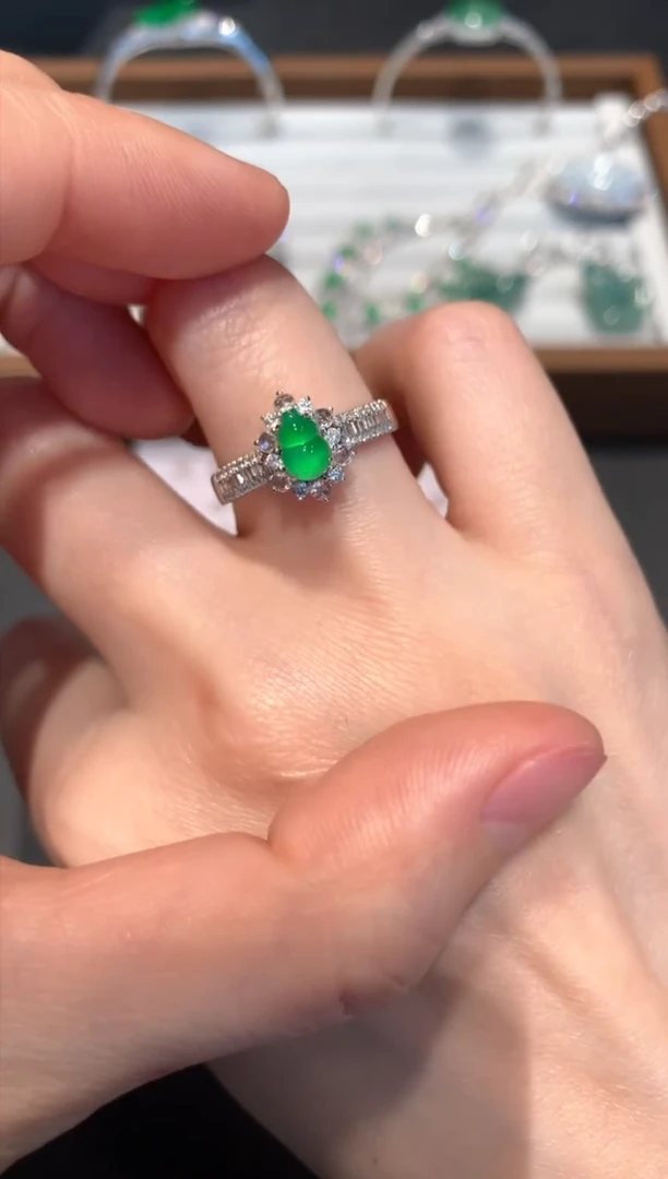 【闪购商品】翡翠戒指18K金镶嵌8500