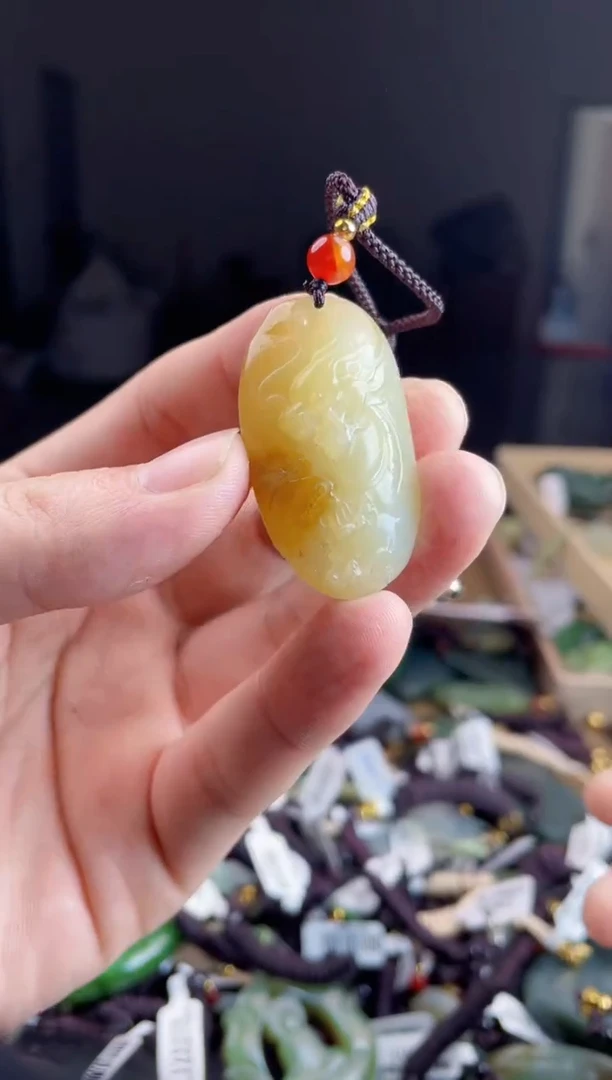 颈饰未镶嵌和田玉1