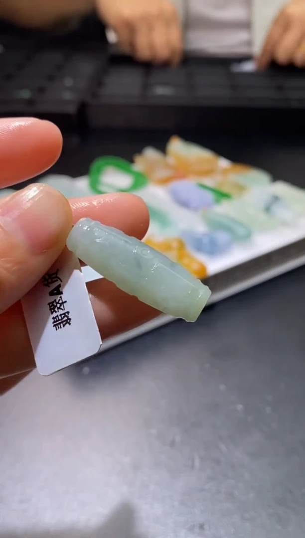 【闪购商品】定制翡翠未镶嵌翡翠毛货~