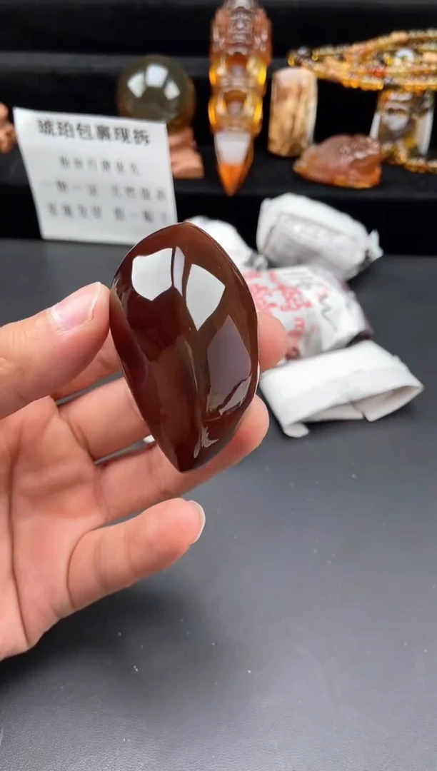 【闪购商品】琥珀颈饰未镶嵌墨棕柳叶随形吊坠