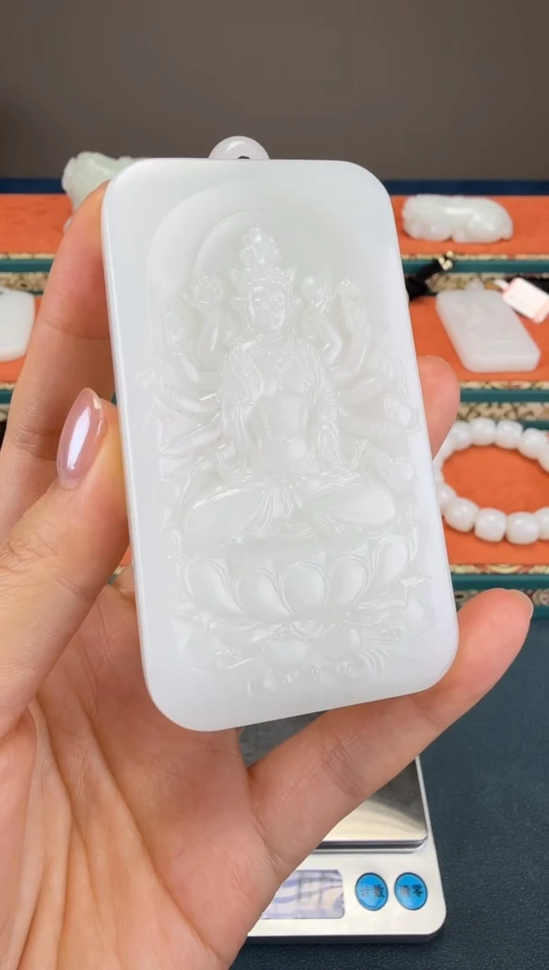 颈饰未镶嵌和田玉1