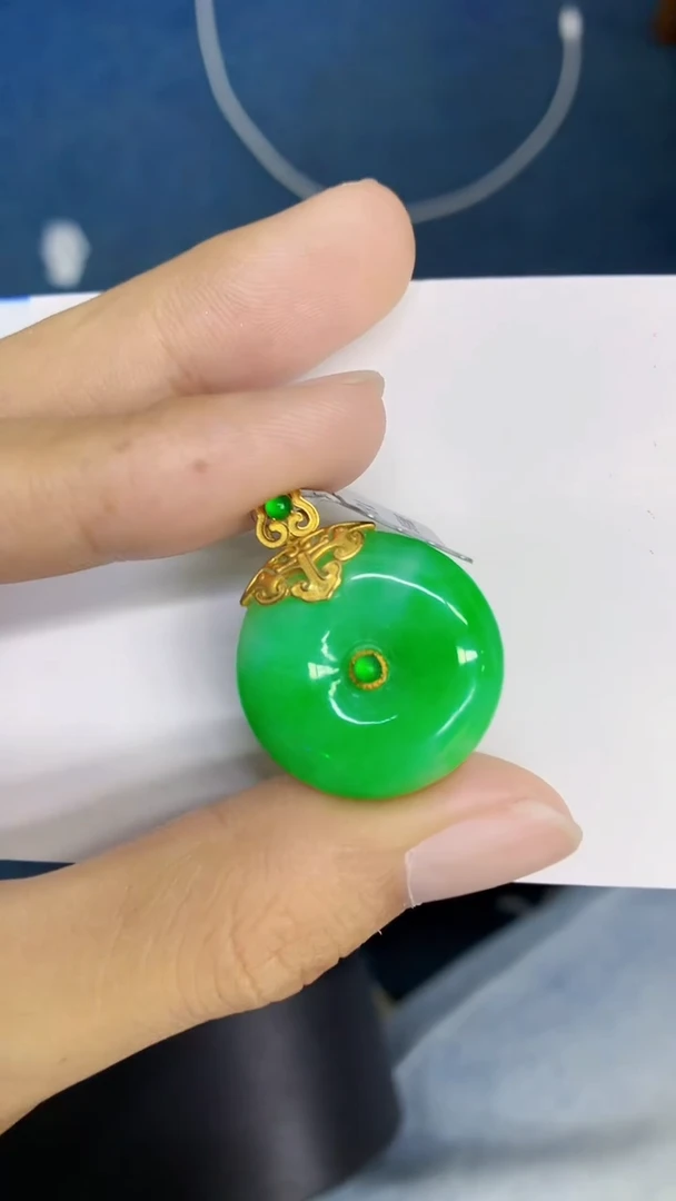 翡翠18K金镶嵌吊坠(不含链)1