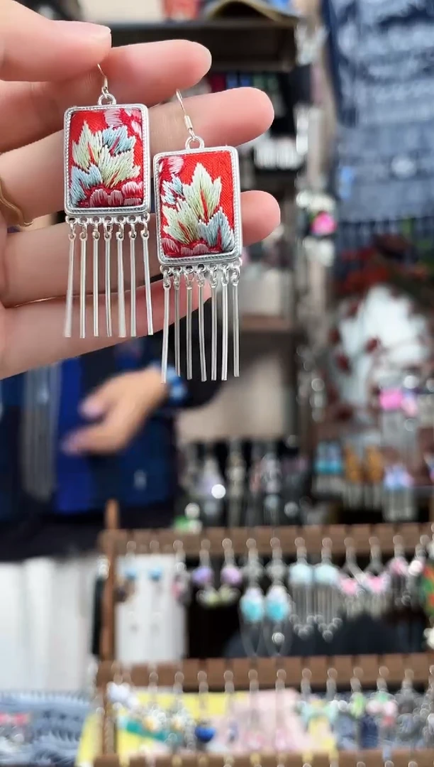 织绣抹****～民族风非遗老绣饰品 575