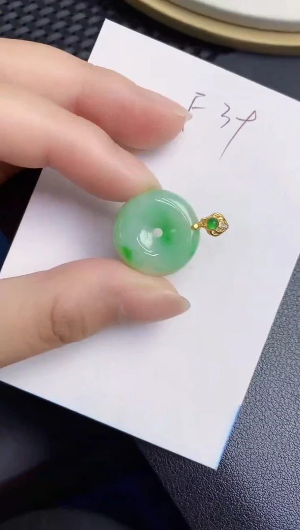 翡翠未镶嵌颈饰000000000