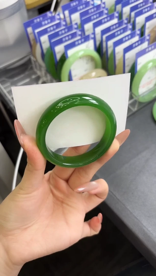 未镶嵌手镯石英质玉68-55.4