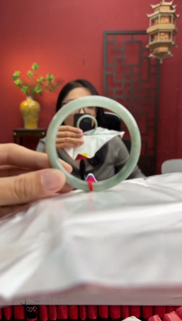 未镶嵌手镯（圆镯）翡翠翡翠手镯5