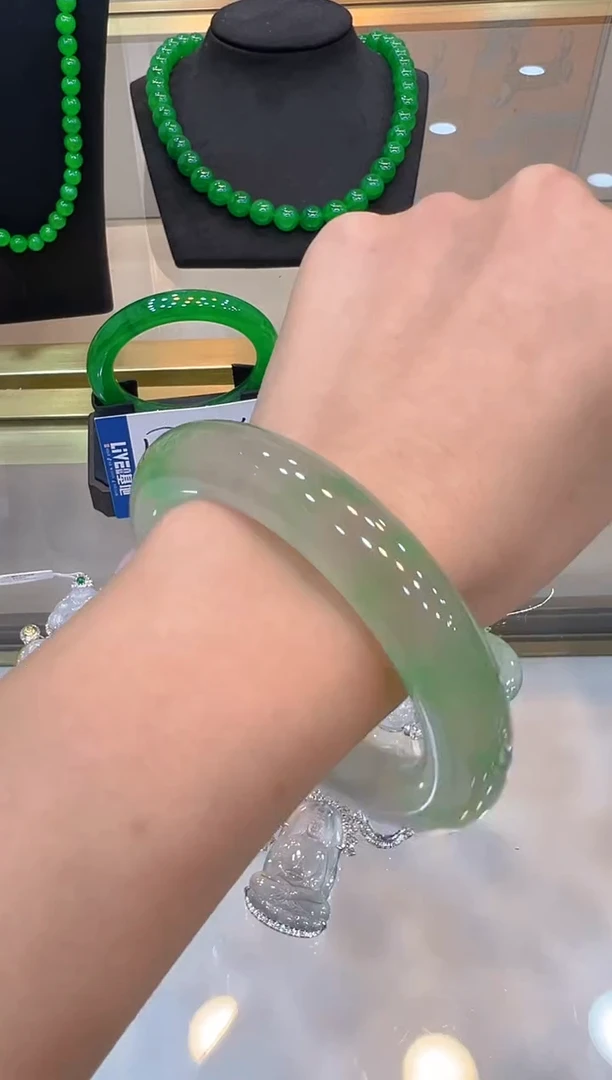 翡翠手镯未镶嵌订金
