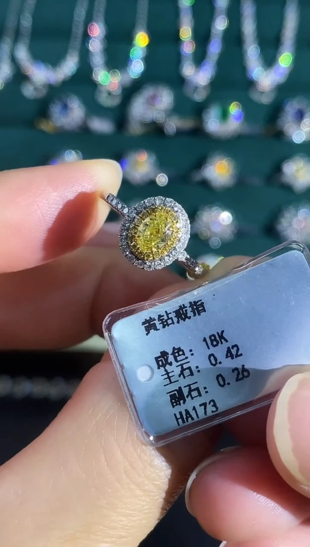18K金镶嵌戒指钻石555