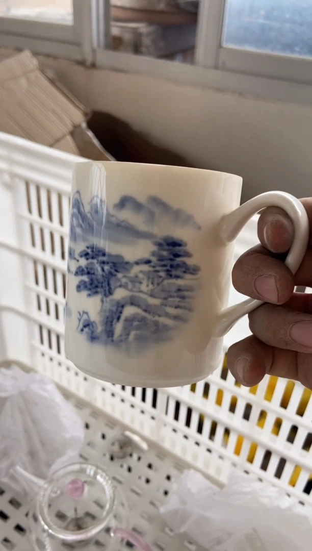 杯无运费险有瑕疵的摄影的产品有使用过的痕迹有点脏介意勿拍