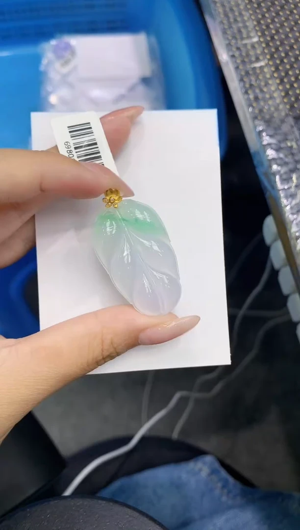 翡翠18K金镶嵌颈饰111111111111