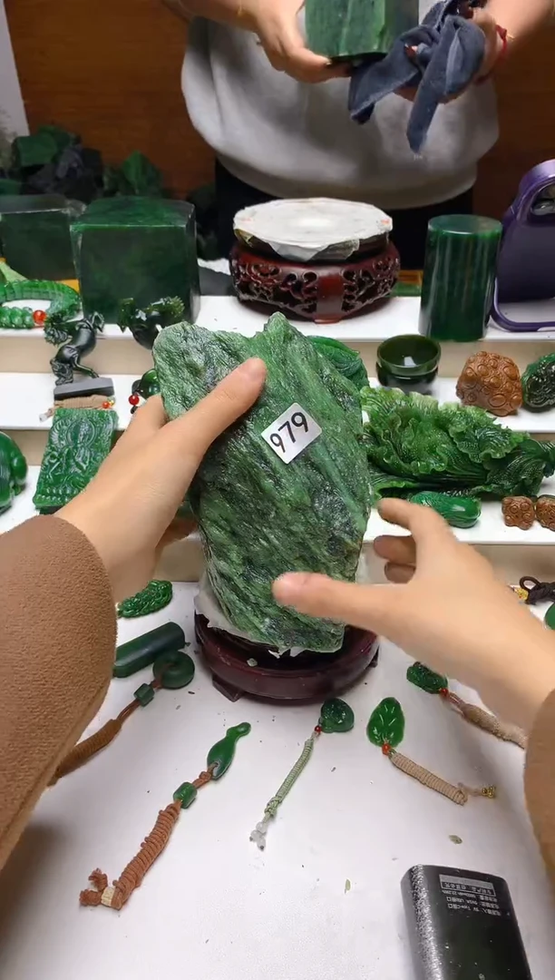 未镶嵌和田玉珠宝半成品1