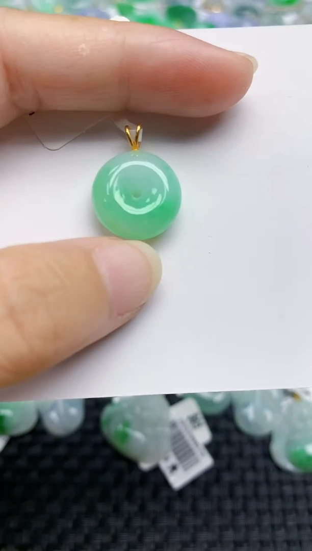 翡翠18K金镶嵌颈饰天然A货翡翠