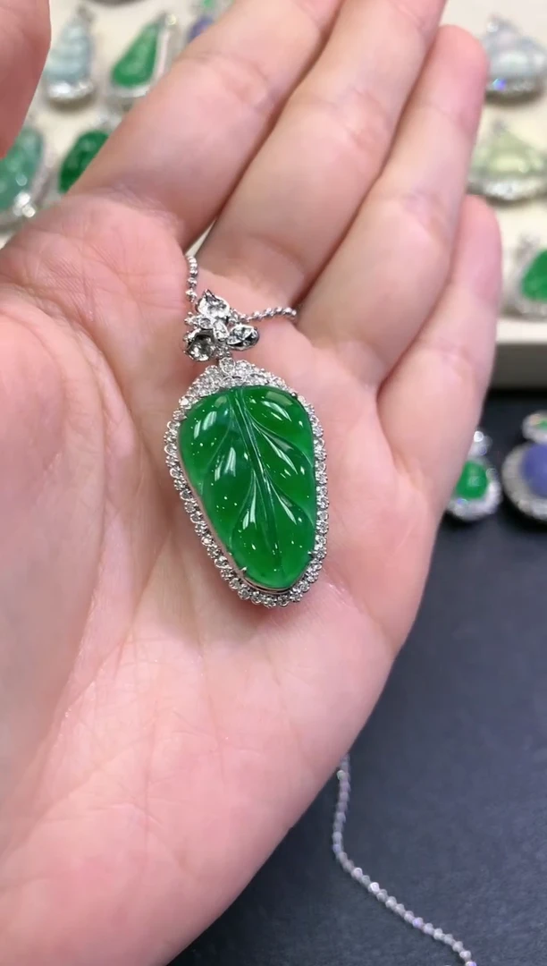 【闪购商品】翡翠颈饰18K金镶嵌C49