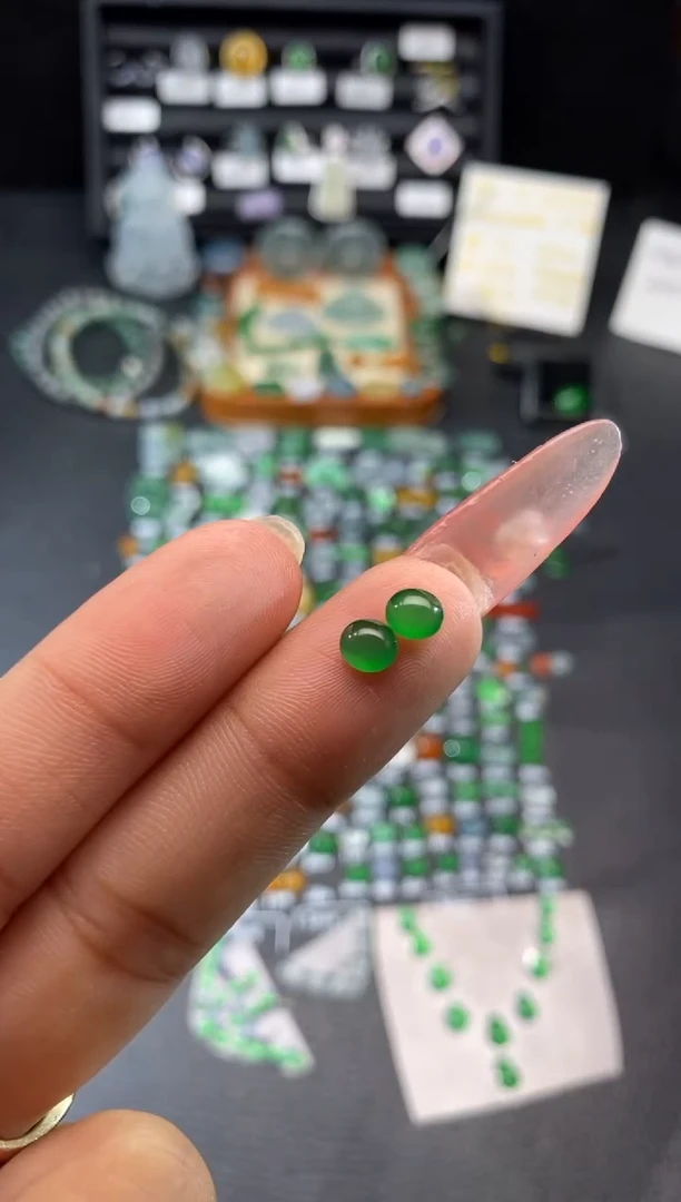 【闪购商品】翡翠挂件未镶嵌蛋面