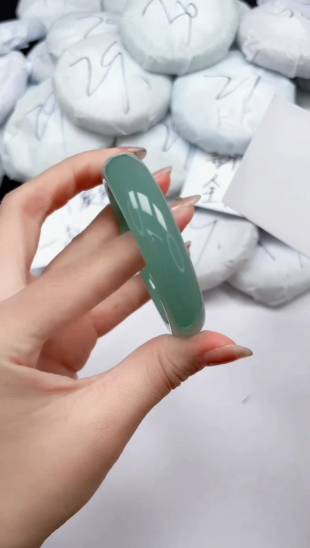 未镶嵌手镯石英质玉A257/56