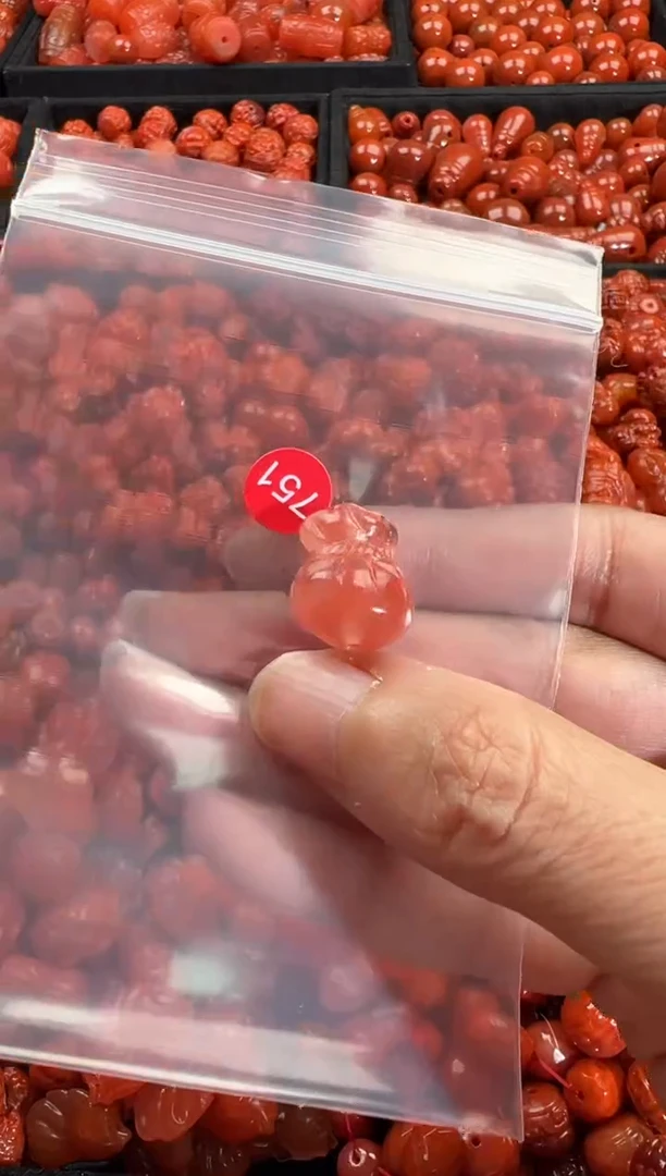 颈饰未镶嵌南红玛瑙1