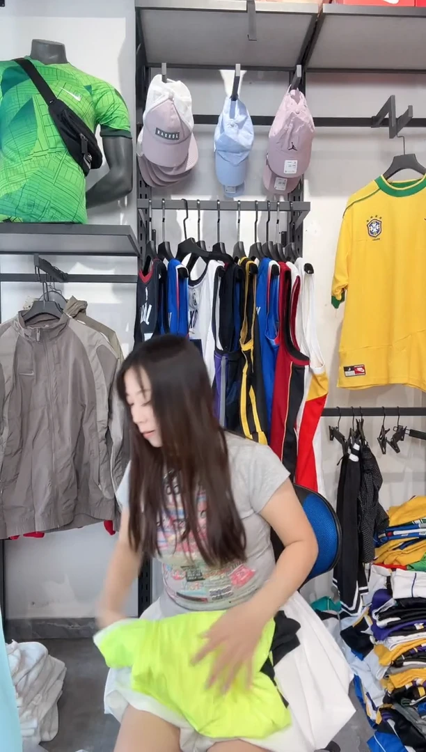 1115编码 耐克卫衣服饰过款为准 尺码XL    2