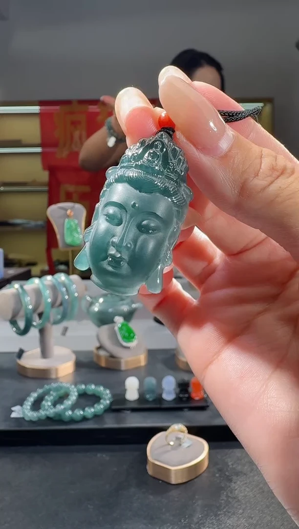 颈饰未镶嵌翡翠纯天然A货翡翠观音（多样性发其一）