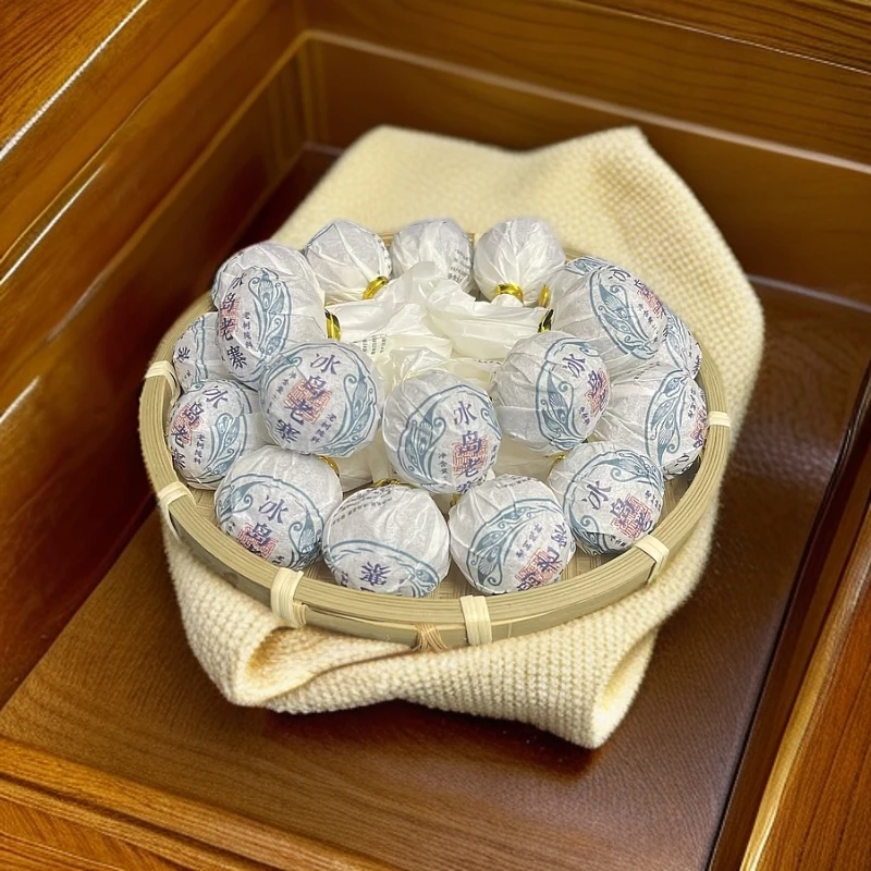 2022年冰岛老寨老树头春 汤香水柔 滋味丰富 回甘持久 生茶龙珠