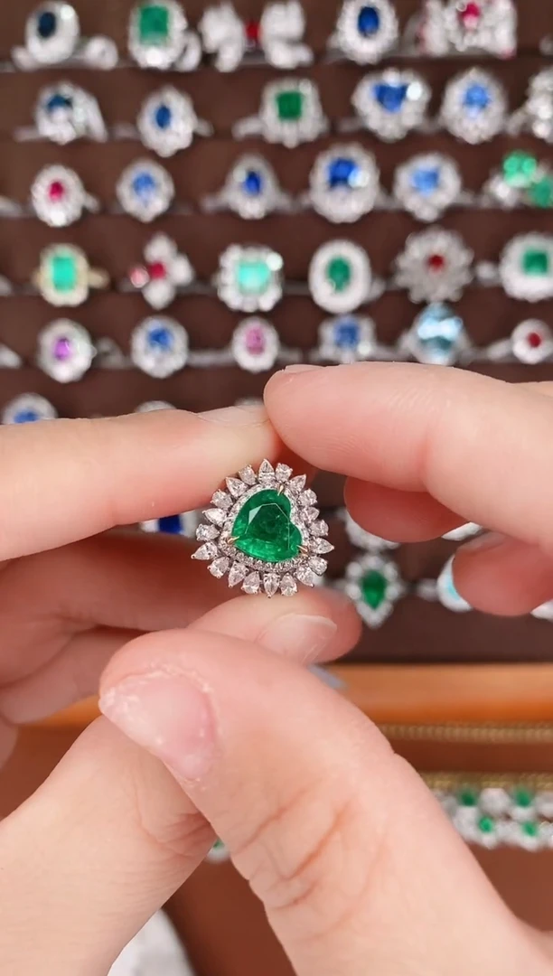 【闪购商品】祖母绿18K金戒指18K金镶嵌1