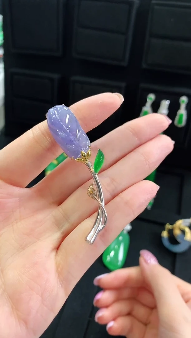 【闪购商品】翡翠颈饰18K金镶嵌胸针
