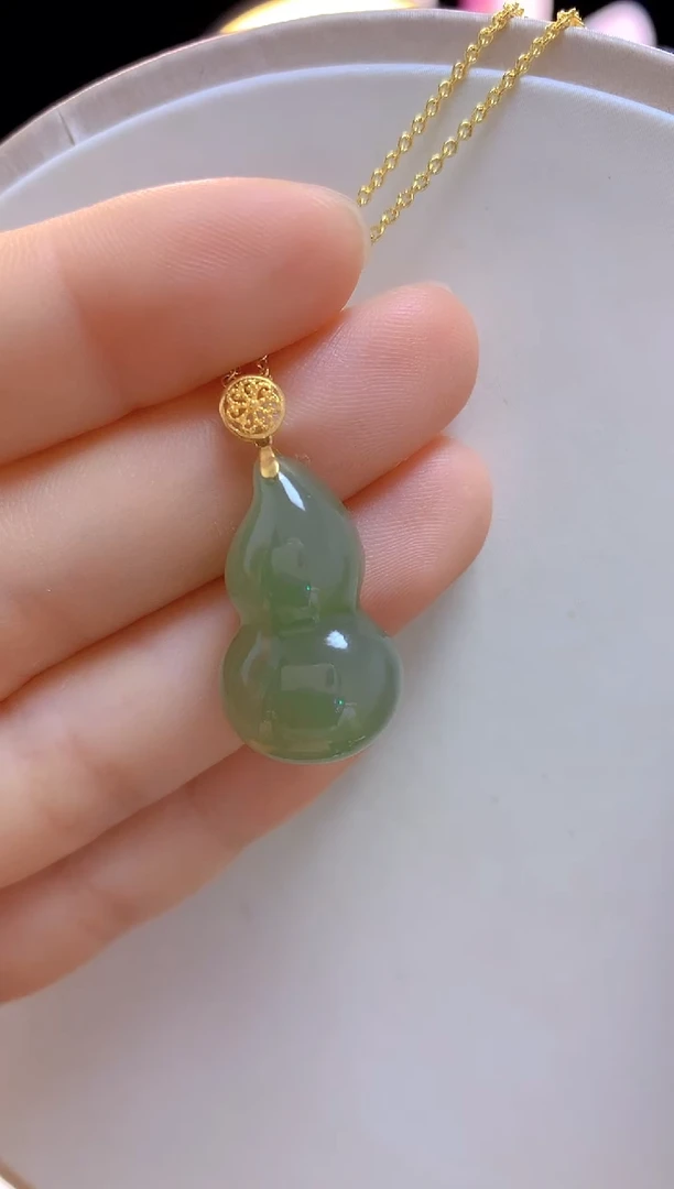 和田玉18K金镶嵌吊坠(赠链)立体葫芦