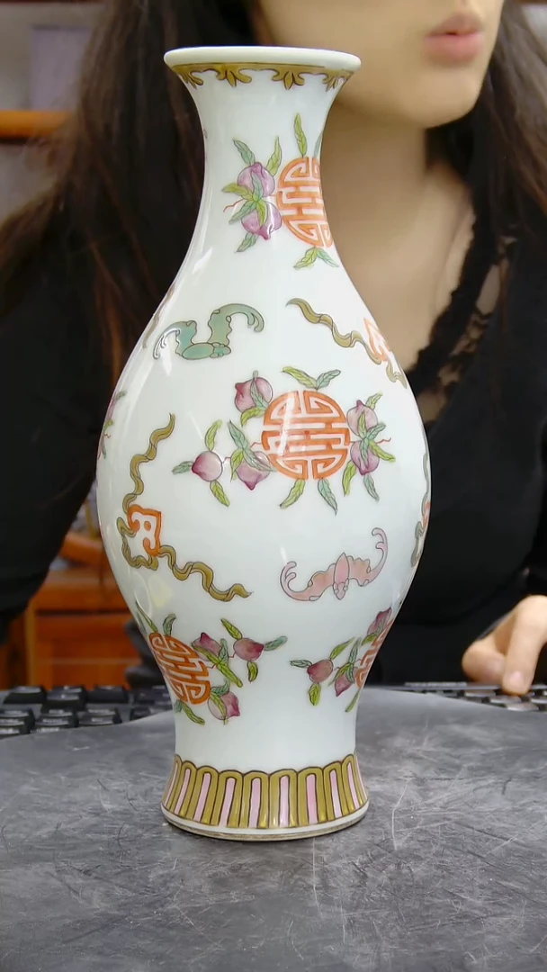 瓶粉彩福寿字纹橄榄瓶#5044#