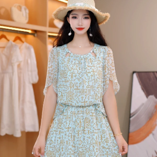 新款洋气知性夏季改良款减龄防晒2025优雅温柔减龄百搭显瘦连衣裙