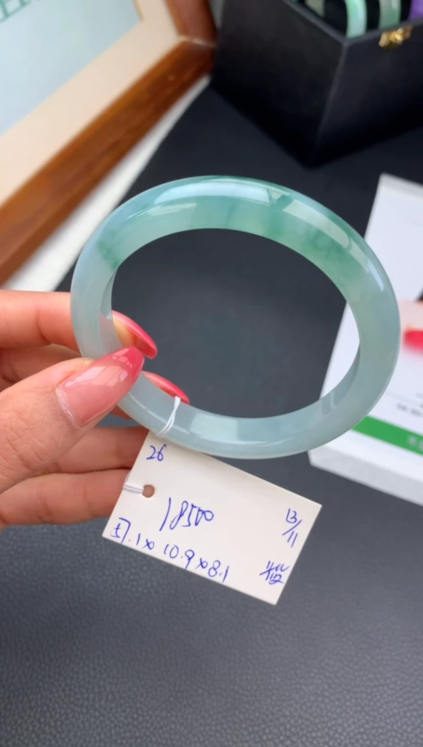 未镶嵌手镯翡翠山**人假一赔三 手镯