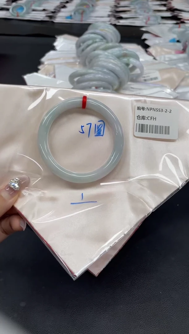 未镶嵌手镯翡翠翡翠手镯