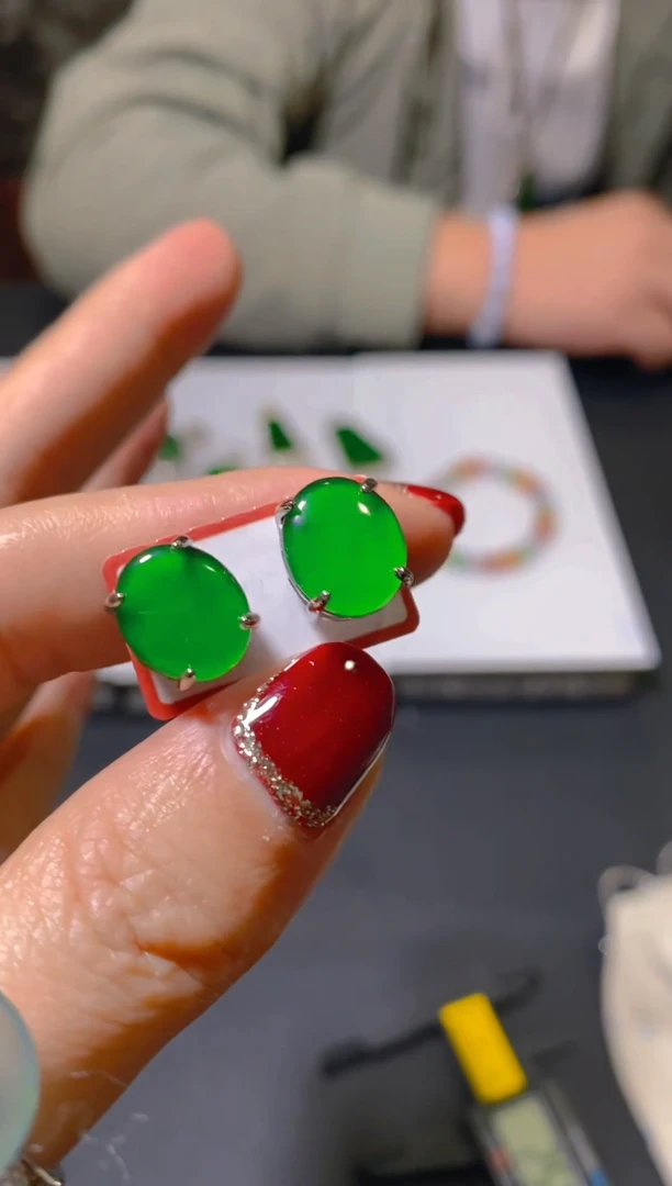 未镶嵌翡翠耳饰翠天然A货翡翠 假一罚四