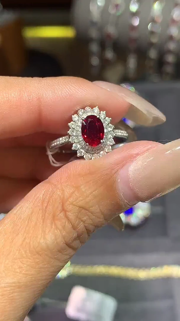 18K金镶嵌戒指红宝石1.01ct