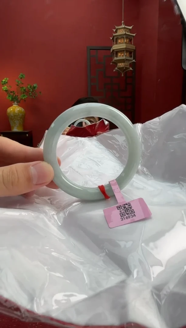 未镶嵌手镯（圆镯）翡翠翡翠手镯10