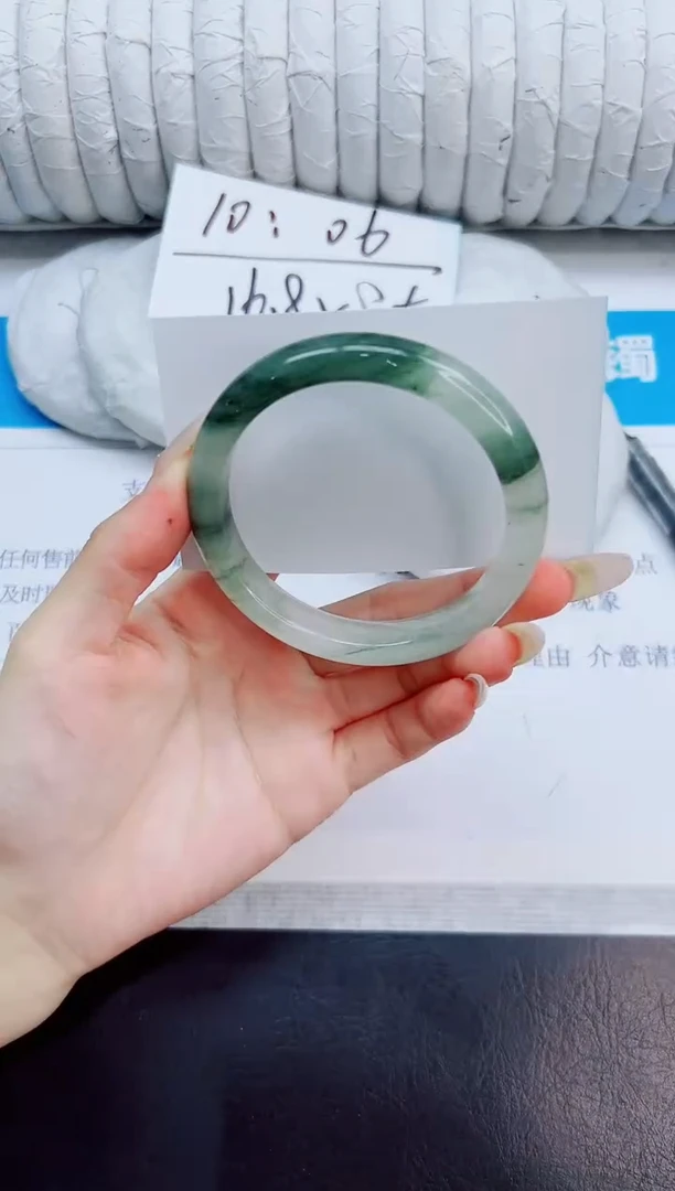 未镶嵌手镯石英质玉159/56