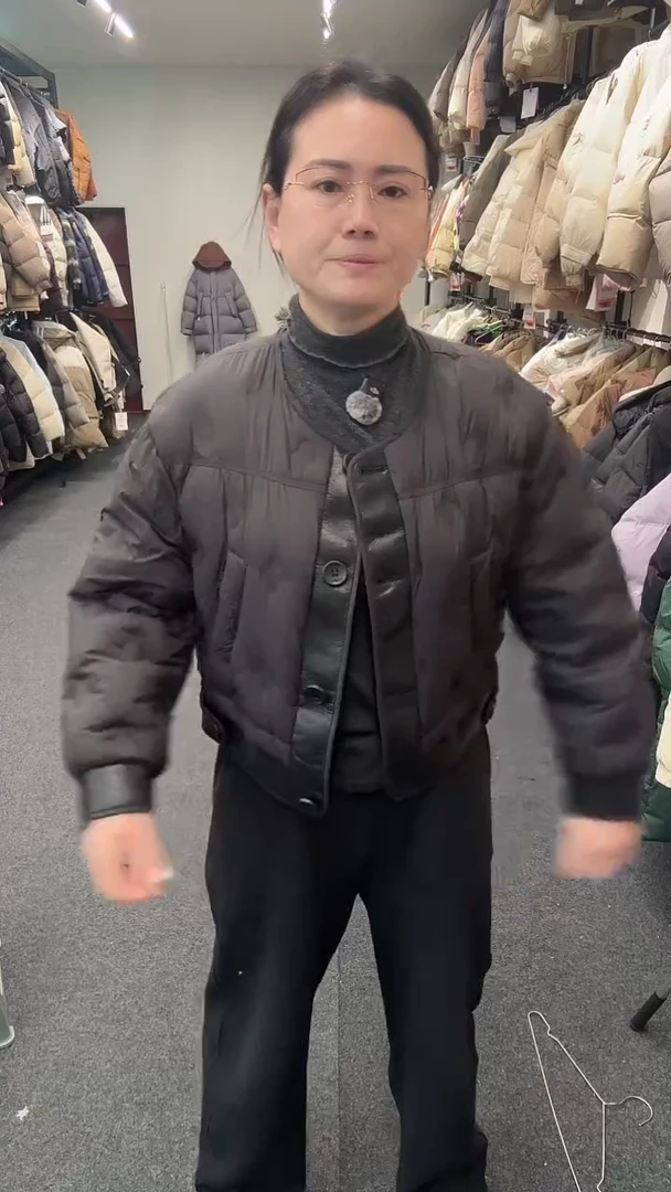 艾雨衣尚羽绒外套