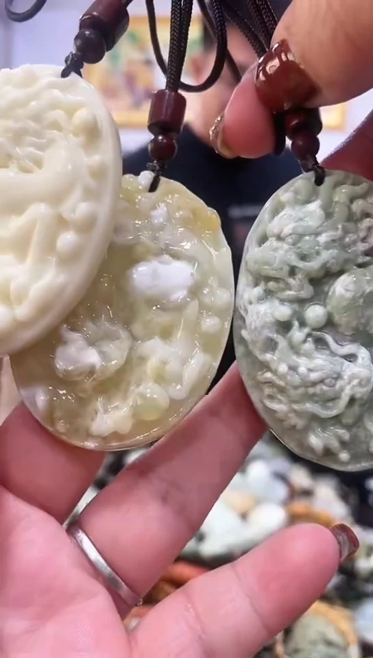 未镶嵌岫玉吊坠多样性发货发其中一件