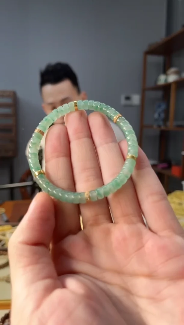 未镶嵌非洲翠石英质玉非洲翠