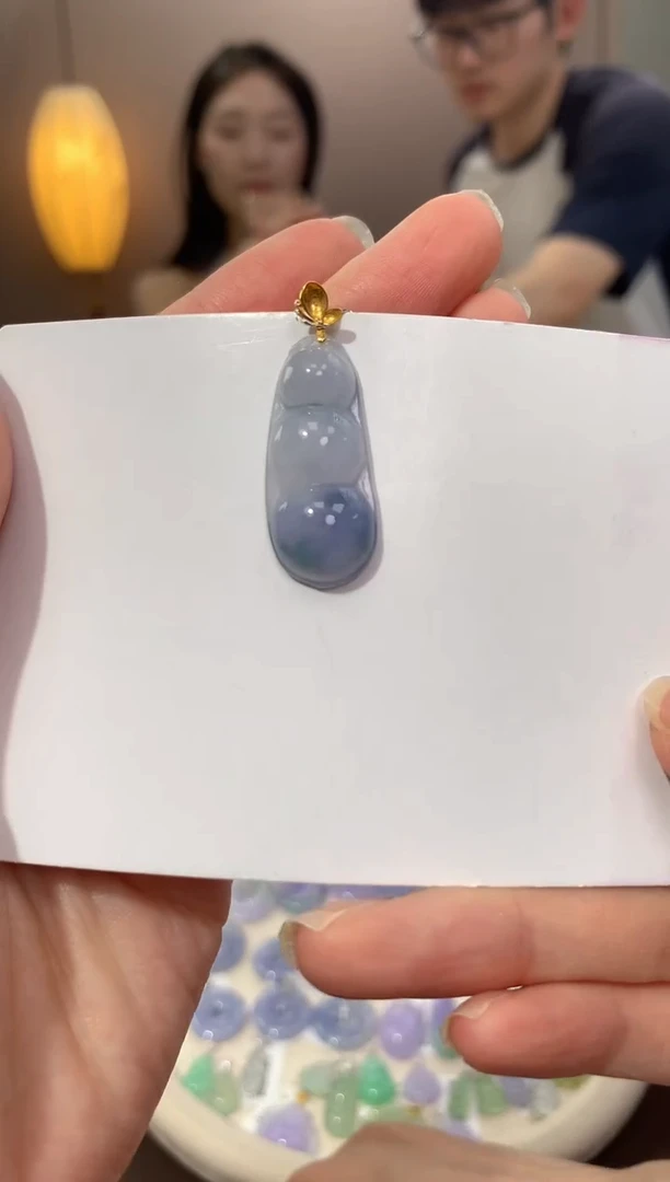 翡翠18K金镶嵌颈饰11111111111111