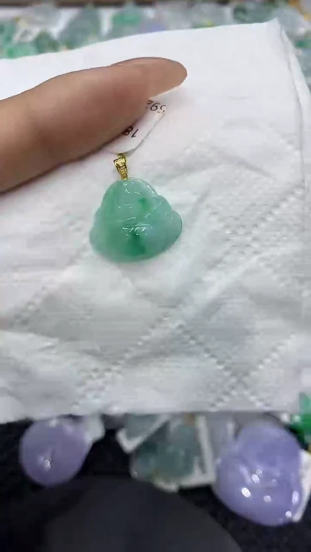 颈饰18K金镶嵌翡翠111111111111
