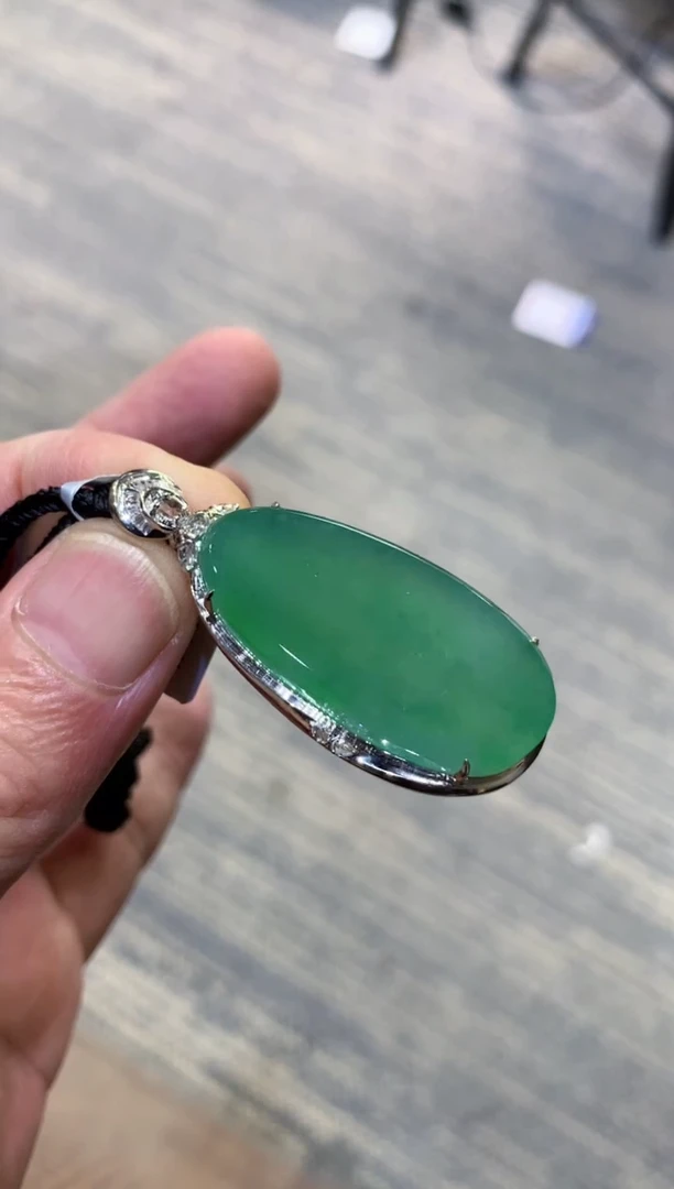 颈饰未镶嵌翡翠天然A货翡翠