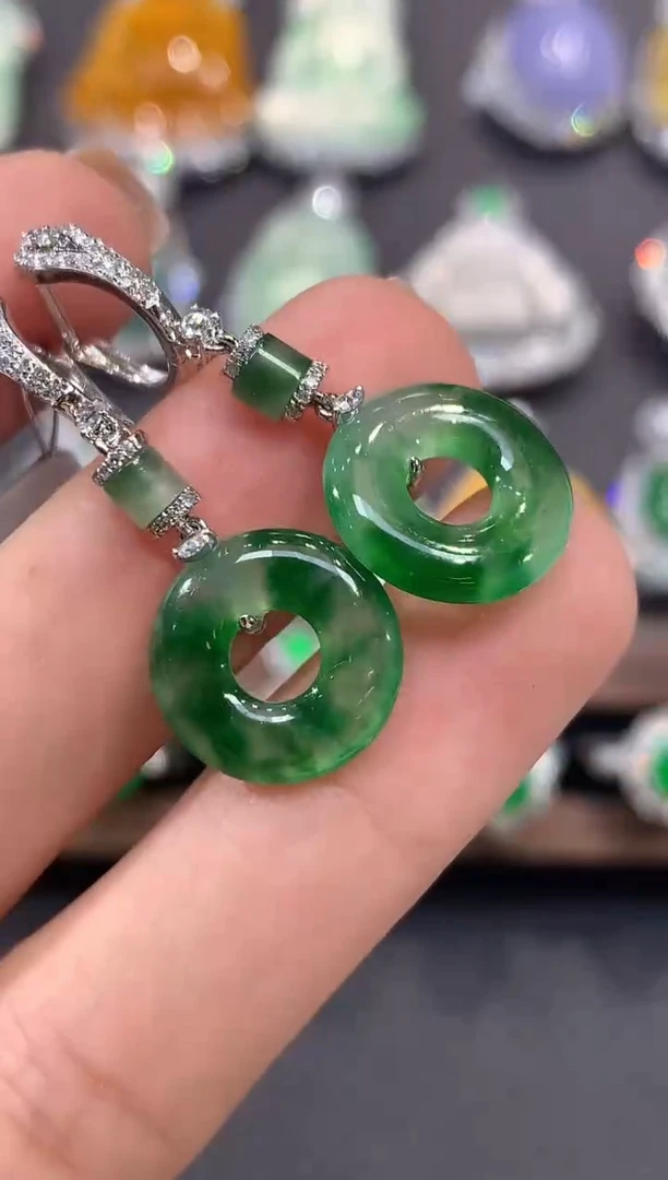 18K金镶嵌翡翠耳饰b27一对